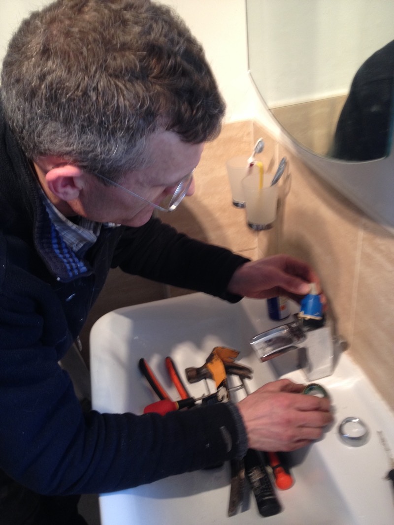 Fixing a basin tap
